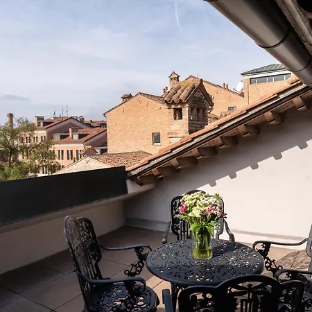 Maxxim & Loft Hotell Ferrara
